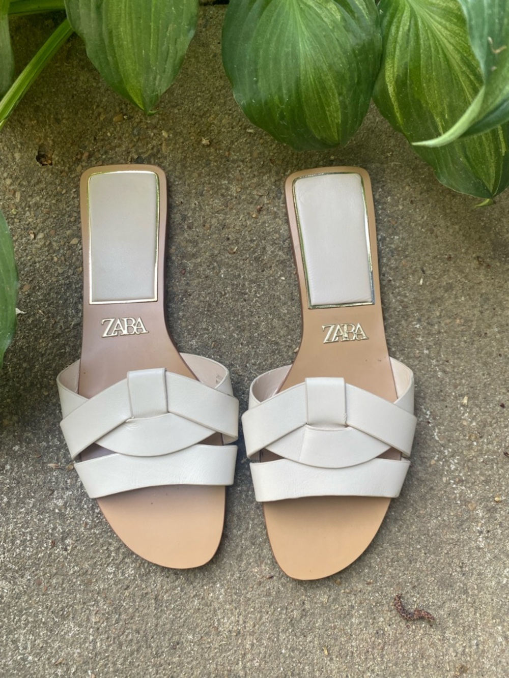 Zara  slides size 9.5